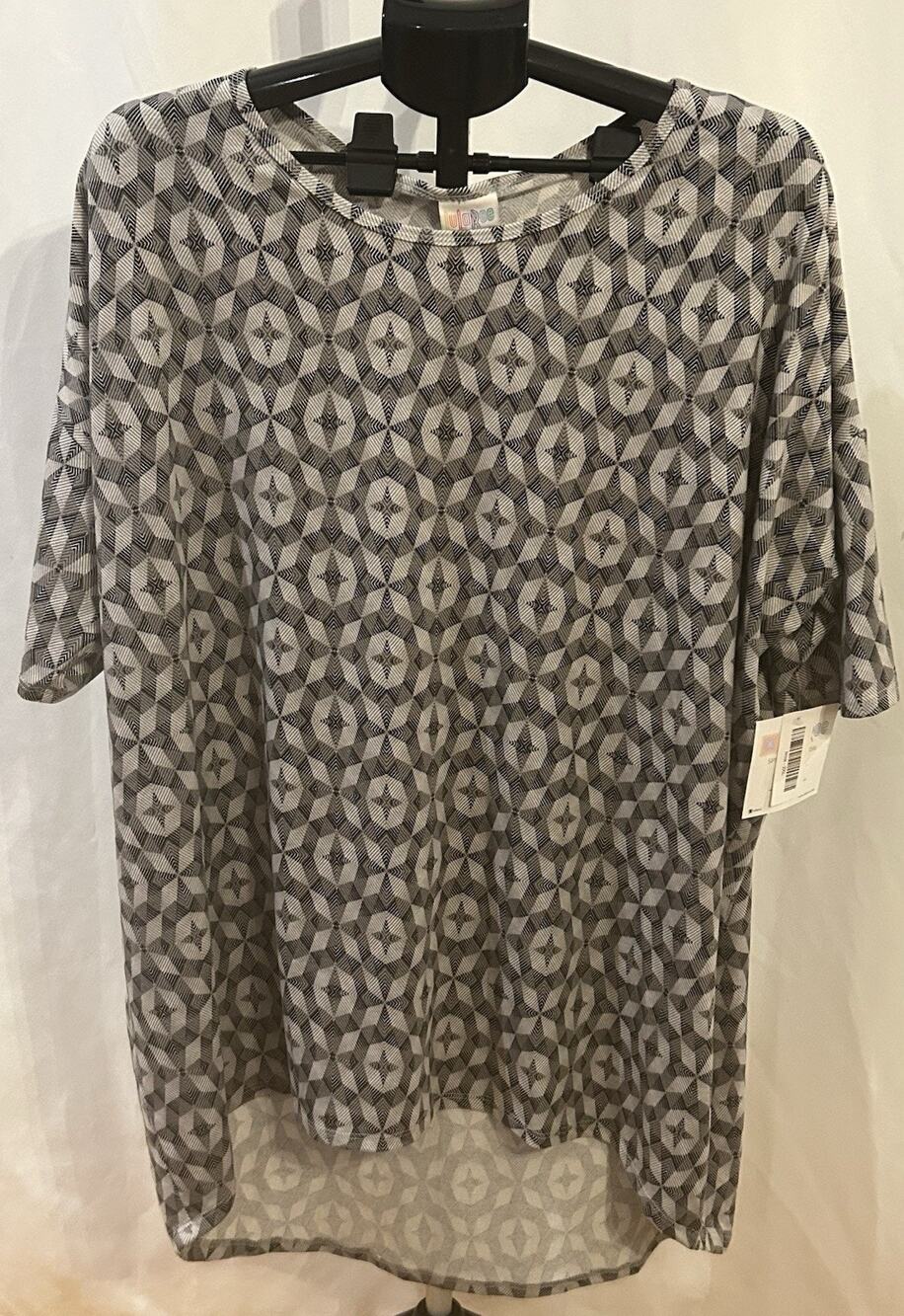 NWT Lularoe Irma Teeshirt size 2XL